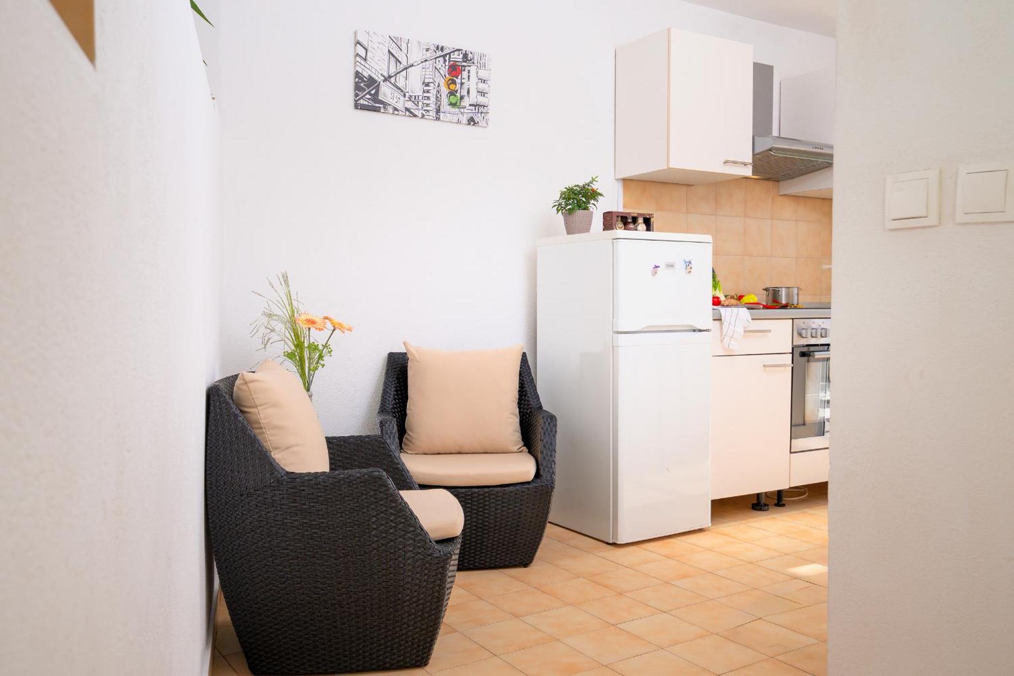 Apartments Lucic Хвар Экстерьер фото