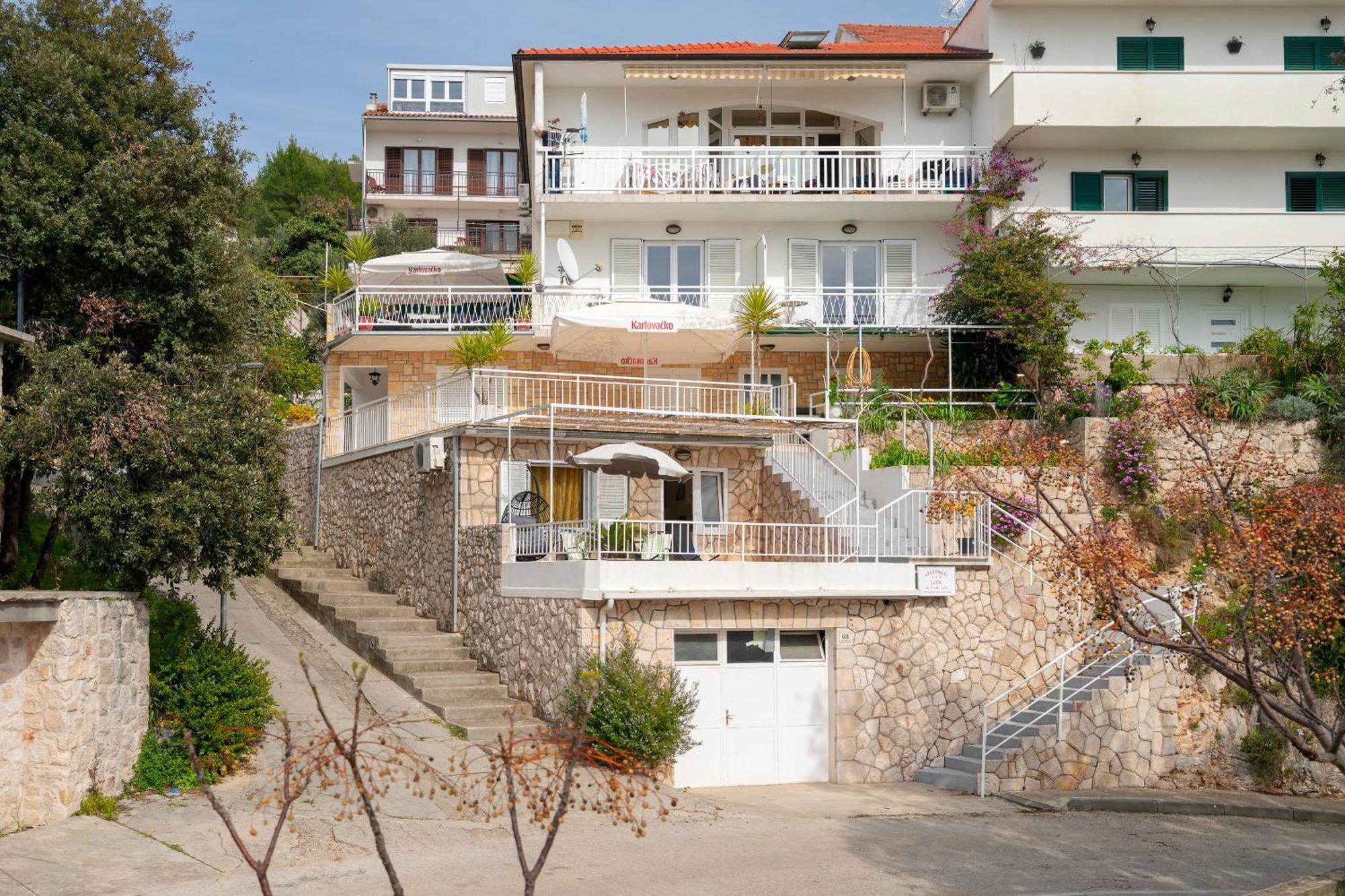 Apartments Lucic Хвар Экстерьер фото