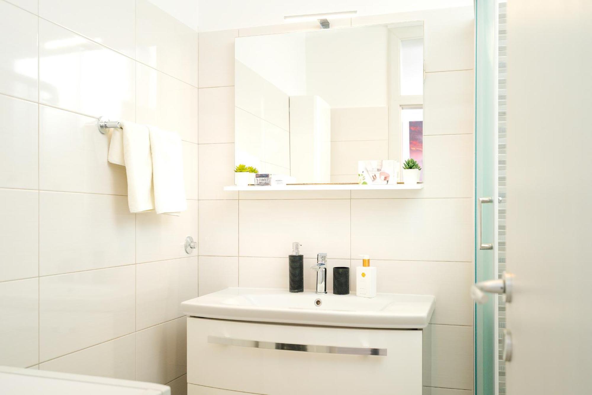 Apartments Lucic Хвар Экстерьер фото