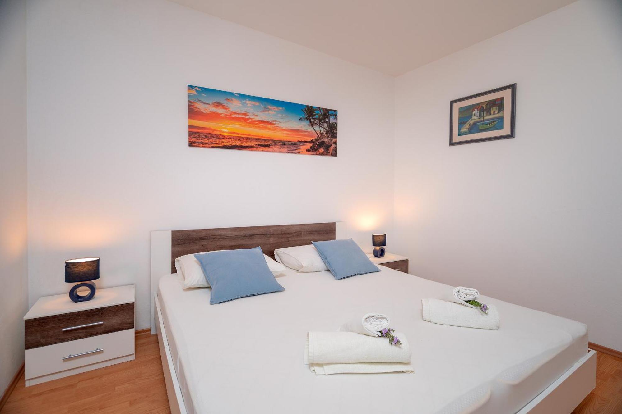 Apartments Lucic Хвар Экстерьер фото